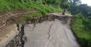 Jalan Putus Total, Perekonomian Boleng-Mabar Lumpuh