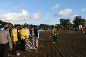 Iban Medah Buka Kejuaraan Grasstrack Motor Piala Golkar