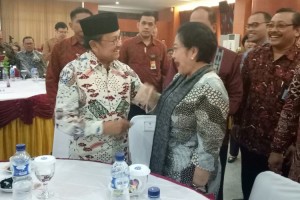 Mengisi Dialog yang Sama, Megawati Pergi, SBY Datang…