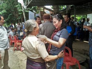 “Ernawati, Wanita Hebat Dibalik Bersinarnya Benny K.Harman Dikancah Politik”