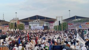 Berseragam Dinas, Anies Hadiri Reuni 212