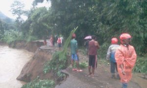 Tidak Diperbaiki, Kondisi Jalan Lintas Ruteng-Reo Rusak Parah