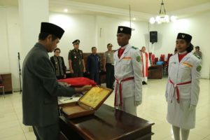 Presiden  Jokowi Siap Panen Garam di Kupang