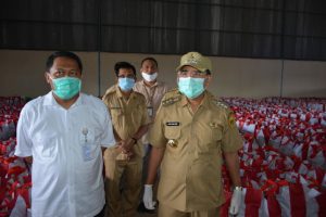 Wali Kota Kupang Terima Bantuan  5000  Paket Sembako  dari Presiden