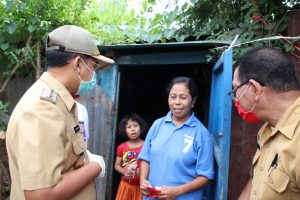 Wali Kota Kupang Kunjungi  Janda Lansia di Fontein