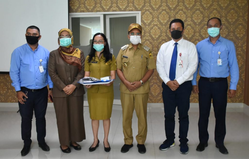 Pemkot Terima Sumbangan Masker dan Face Shield dari Bank NTT