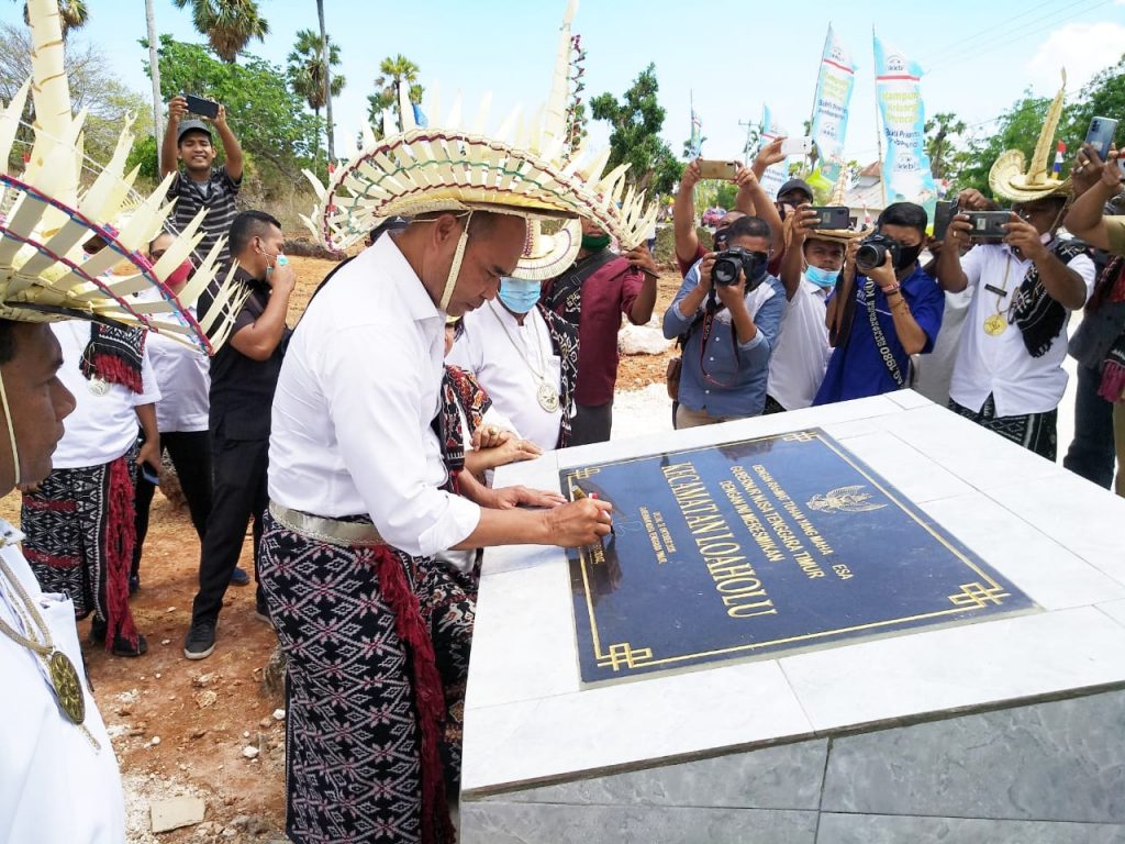 Resmikan Kecamatan Laoholu-Kabupaten Rote Ndao, Gubernur VBL: Infrastruktur Pelayanan Publik Harus Menjadi Prioritas Utama