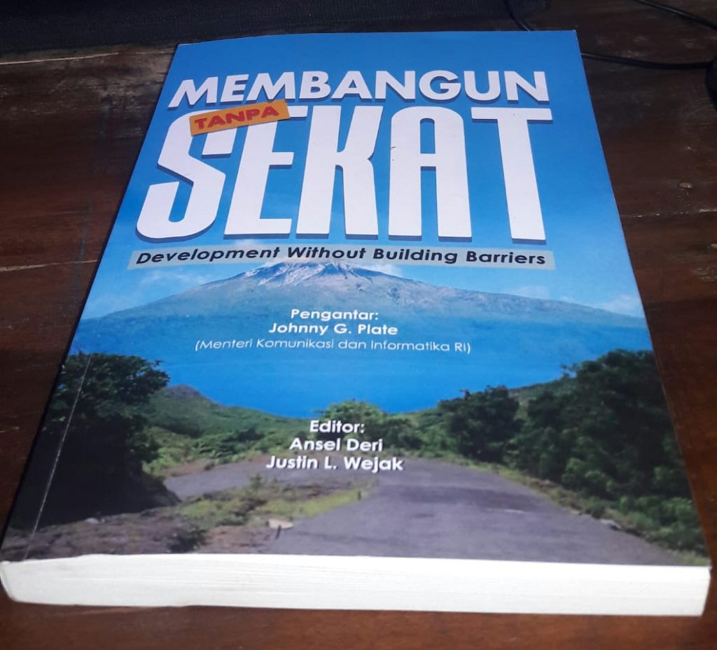 HUT Otonomi Lembata, Luncurkan Buku “Membangun Tanpa Sekat”