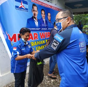 DPC Partai Demokrat Kabupaten Kupang, Bantu Modal Usaha dan Anakan Pohon Bagi Puluhan Warga Naibonat