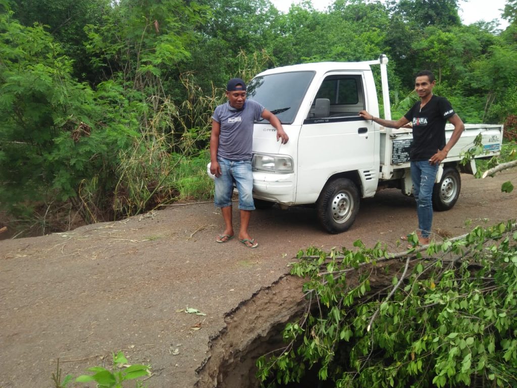 Ile Bura Darurat Isolasi, Jembatan Hampir Putus, Tebalnya Sisa 30 Cm