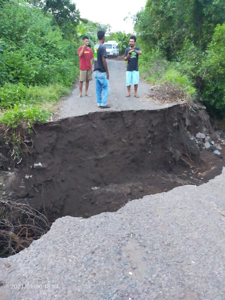 Misi Selamatkan Lamban, Jembatan Putus, Ile Bura Terancam Lumpuh