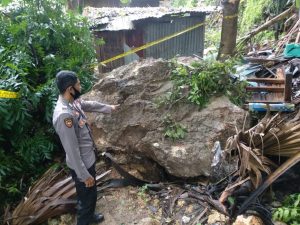 Longsor Kubur Pasutri Muda Di Bantaran Liliba