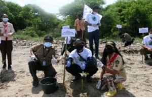 Peringati HBR 2021, BBKSDA NTT Lakukan Aksi Sosial Di Pantai Lasiana TWAL Teluk Kupang