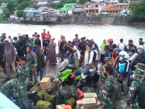 Lagi, Tim Gabungan TNI, Polda NTT & Logistik Tiba di Waiwerang Untuk Korban Bencana Adonara