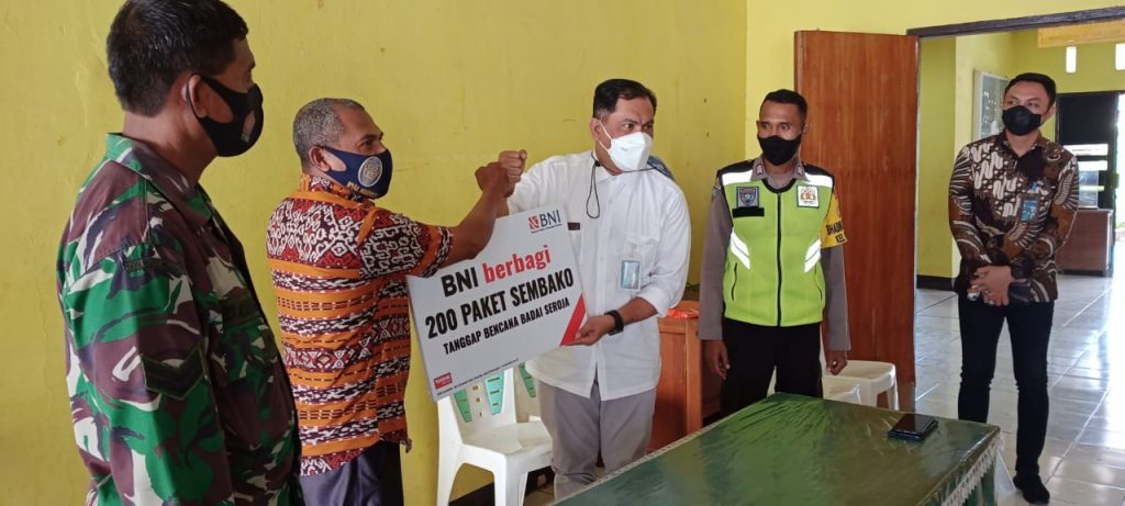 BanK BNI 46 Salurkan Bantuan untuk Korban Badai Seroja di Kupang