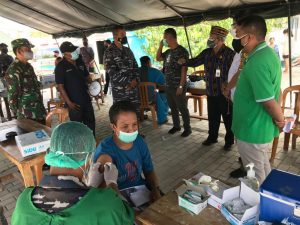 Lantamal VII Kupang Layani  Vaksinasi Bagi 1000 Warga di Kecamatan Kelapa Lima