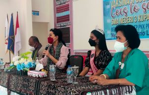 Julia Sutrisno Laiskodat Launching Vaksin Covid 19 Goes to School untuk Pelajar SMA se NTT