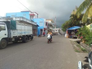 Aktivitas Warga Normal dan Kian Kondusif di Kota Waiwerang