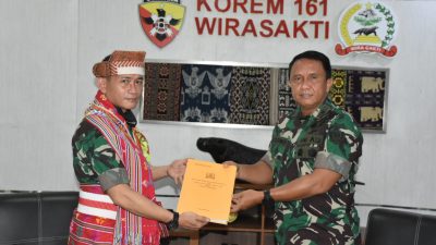 Korem 161 Wira Sakti Gelar Tradisi Pelepasan Pejabat Lama