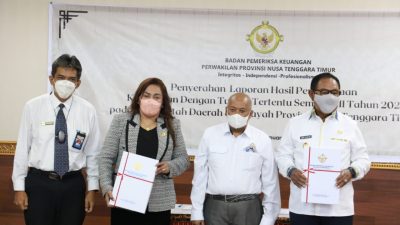 BPK Serahkan LHP Pengelolaan Keuangan kepada Pemprov NTT