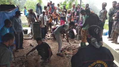 Diduga Meninggal Tak Wajar, Makan Jenasah Antoneta Selan di Bangkar untuk Otopsi