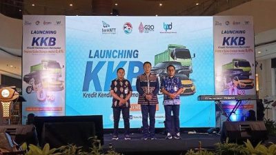 Dirut Bank NTT Raih Penghargaan Digital Banking Awards 2022