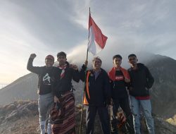 Semangat Merdeka Indonesia 77 Di Puncak Gunung Boleng, Pulau Adonara