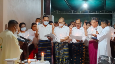 Pastor Paroki St Fransiskus Assisi Lantik Ketua Wilayah VII dan Badan Pengurus Dua KUB 