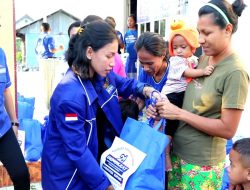 HUT Demokrat, dr. Stefi Harman dan Demokrat Kabupaten Kupang Salurkan 80 Paket Sembako