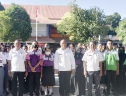 Berkunjung ke SMK Negeri 3 Kupang, Kadis Linus Lusi Beri Motivasi Untuk  Siswa