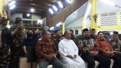 Menteri Agama Hadiri Misa Malam Natal di Kupang