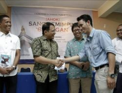 Maju DPD RI, ini Sosok Putra Kempo Maksimus Ramses Lalongkoe, Penulis Buku Ahok Sang Pemimpin Bajingan