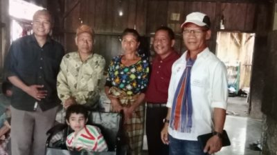 Karolina Krisa Niken, Penyandang Disabilitas di Wesang, Manggarai Timur Dapat Bantuan Kursi Roda