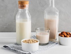 Susu Oat vs Susu Almond: Duel Alternatif Sehat Susu Sapi