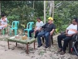 Ketua DPRD Kabupaten Kupang  Diduga Bagi Uang ke Warga Atas Nama Melki Laka Lena