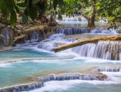 Keindahan Kuang Si Falls