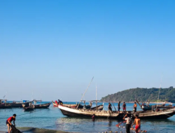 Keindahan Ngapali Beach